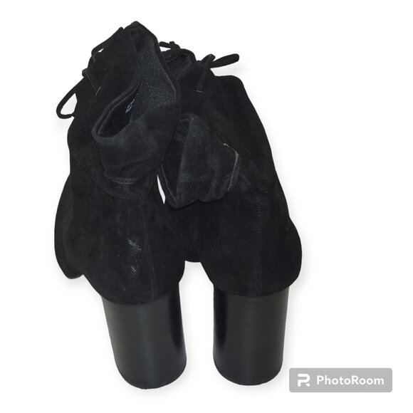 Tahari Black Suede Konner Black Block Heel Ankle Booties Size 9.5 - Picture 3 of 4